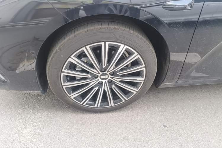 Used Geely Galaxy 8 2025 130km EM-P Starship Edition Left Front Wheel Hub