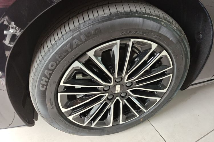 Used Geely Galaxy 8 2025 130km EM-i Deluxe Edition Left Front Wheel Hub