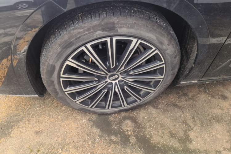 Used Geely Galaxy 8 2025 130km EM-i Flagship Edition Left Front Wheel Hub