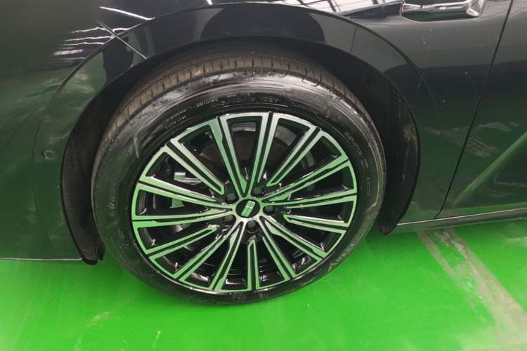 Used Geely Galaxy 8 2025 130km EM-P Starship Edition Left Front Wheel Hub