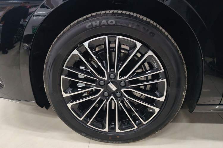 Used Geely Galaxy 8 2025 130km EM-i Prestige Edition Left Front Wheel Hub