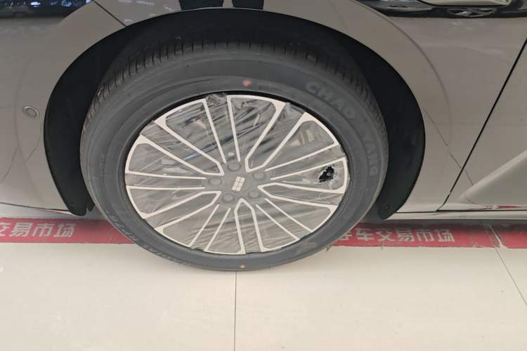Used Geely Galaxy 8 2025 60km EM-i Luxury Edition Left Front Wheel Hub