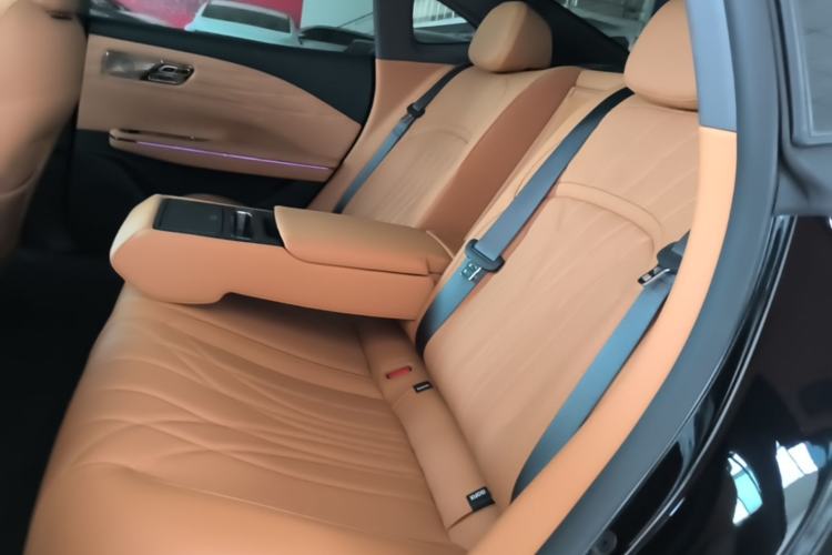 Used Geely Galaxy 8 2025 130km EM-P Starship Edition Left Rear Seat