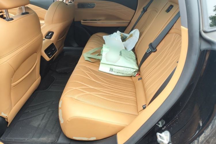 Used Geely Galaxy 8 2025 130km EM-i Flagship Edition Left Rear Seat
