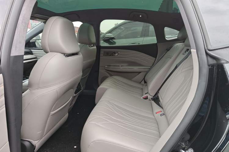Used Geely Galaxy 8 2025 130km EM-P Starship Edition Left Rear Seat