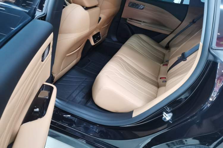 Used Geely Galaxy 8 2025 130km EM-i Deluxe Edition Left Rear Seat