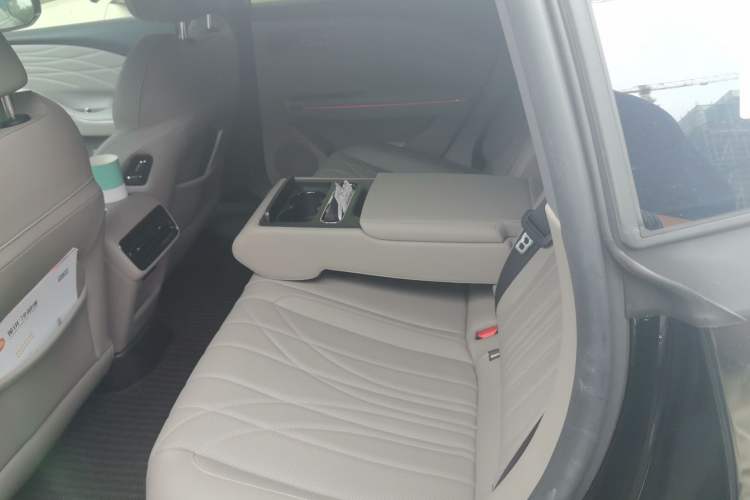 Used Geely Galaxy 8 2025 130km EM-i Flagship Edition Left Rear Seat
