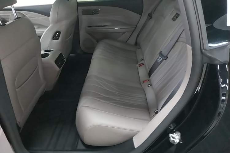 Used Geely Galaxy 8 2025 130km EM-P Starship Edition Left Rear Seat