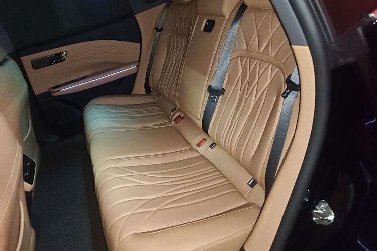 Used Geely Galaxy 8 2025 130km EM-P Starship Edition Left Rear Seat