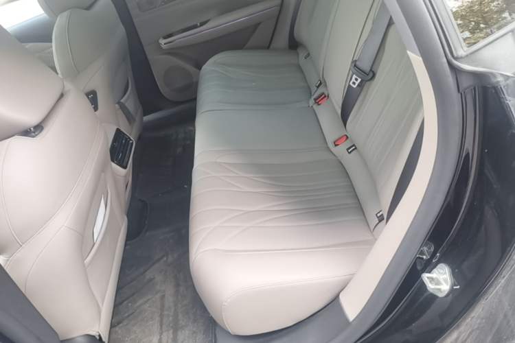 Used Geely Galaxy 8 2025 130km EM-P Starship Edition Left Rear Seat