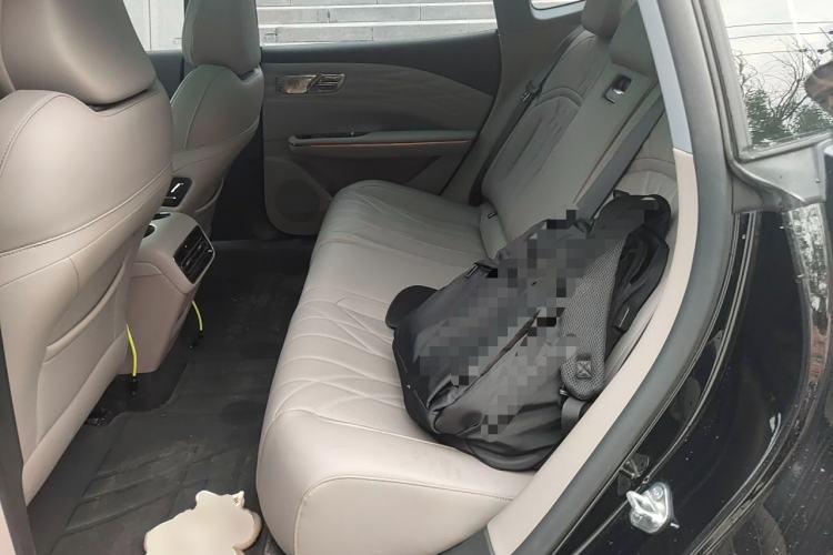 Used Geely Galaxy 8 2025 130km EM-i Deluxe Edition Left Rear Seat