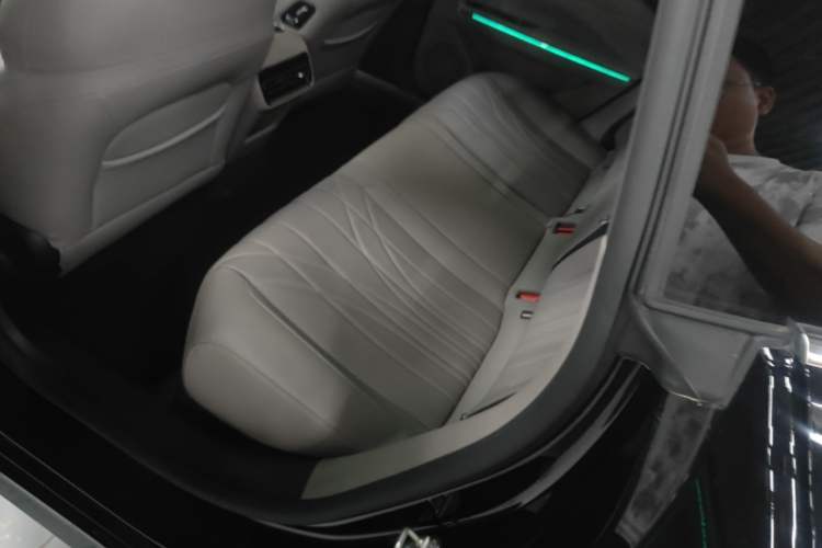 Used Geely Galaxy 8 2025 130km EM-P Starship Edition Left Rear Seat