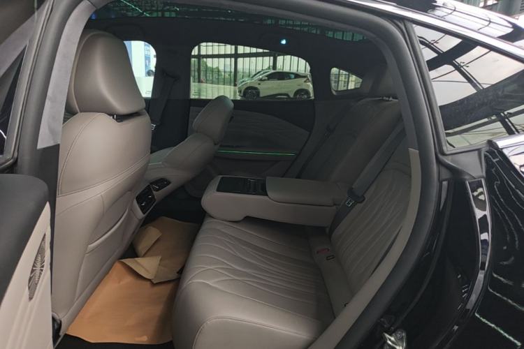 Used Geely Galaxy 8 2025 130km EM-P Starship Edition Left Rear Seat