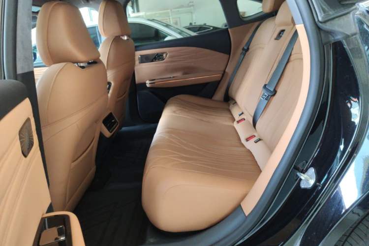 Used Geely Galaxy 8 2025 130km EM-P Starship Edition Left Rear Seat