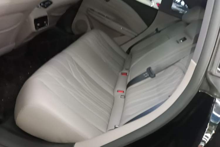 Used Geely Galaxy 8 2025 130km EM-P Exploration Edition Left Rear Seat