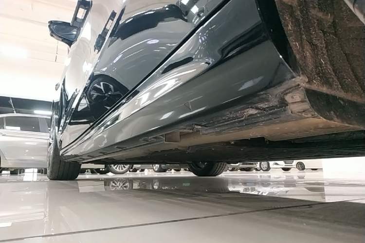 Used Geely Galaxy 8 2025 130km EM-P Starship Edition Left Side Sill