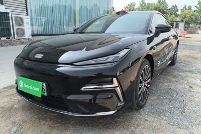 Used Geely Galaxy 8 2025 130km EM-P Starship Edition