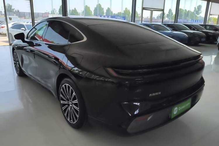 Used Geely Galaxy 8 2025 130km EM-P Starship Edition Rear Left 45 Deg