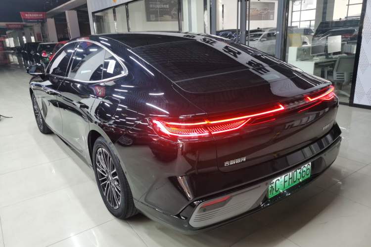 Used Geely Galaxy 8 2025 130km EM-i Deluxe Edition Rear Left 45 Deg