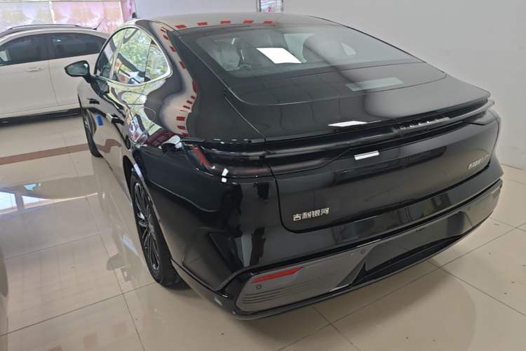 Used Geely Galaxy 8 2025 60km EM-i Luxury Edition Rear Left 45 Deg