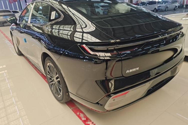 Used Geely Galaxy 8 2025 60km EM-i Luxury Edition Rear Left 45 Deg