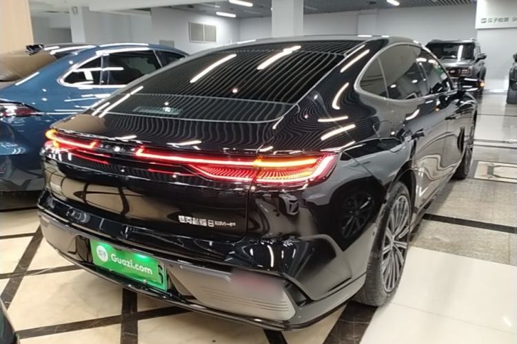 Used Geely Galaxy 8 2025 130km EM-P Starship Edition Rear Right 45 Deg