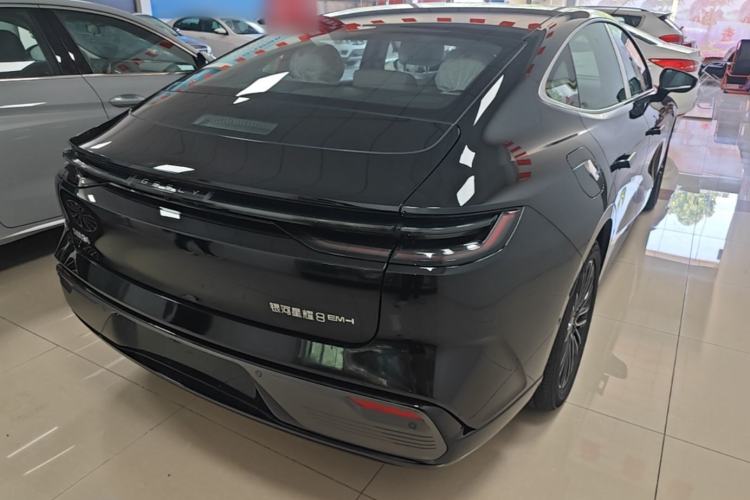 Used Geely Galaxy 8 2025 60km EM-i Luxury Edition Rear Right 45 Deg