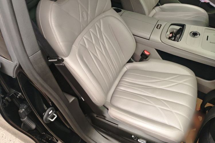 Used Geely Galaxy 8 2025 130km EM-i Deluxe Edition Right Front Seat