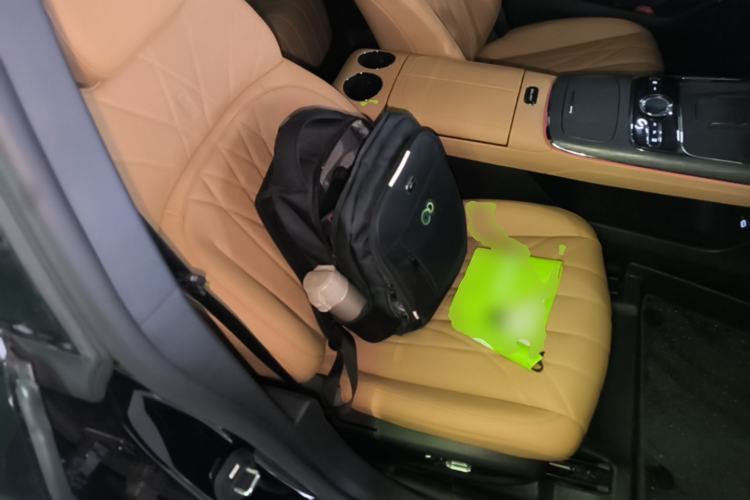 Used Geely Galaxy 8 2025 130km EM-i Deluxe Edition Right Front Seat