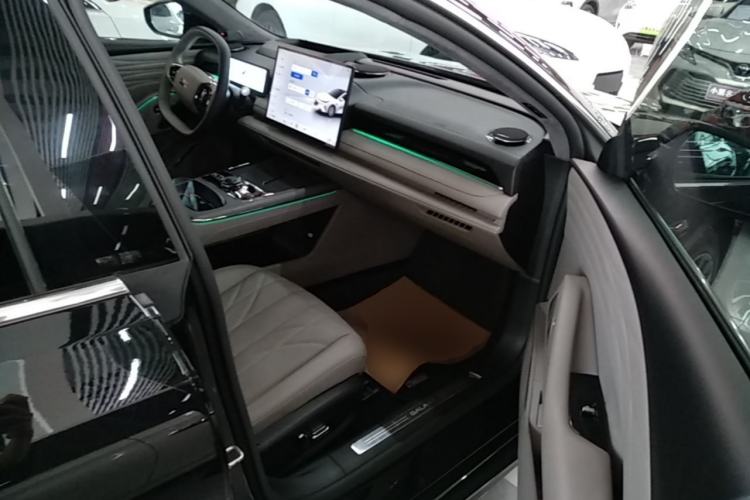 Used Geely Galaxy 8 2025 130km EM-P Starship Edition Right Front Seat