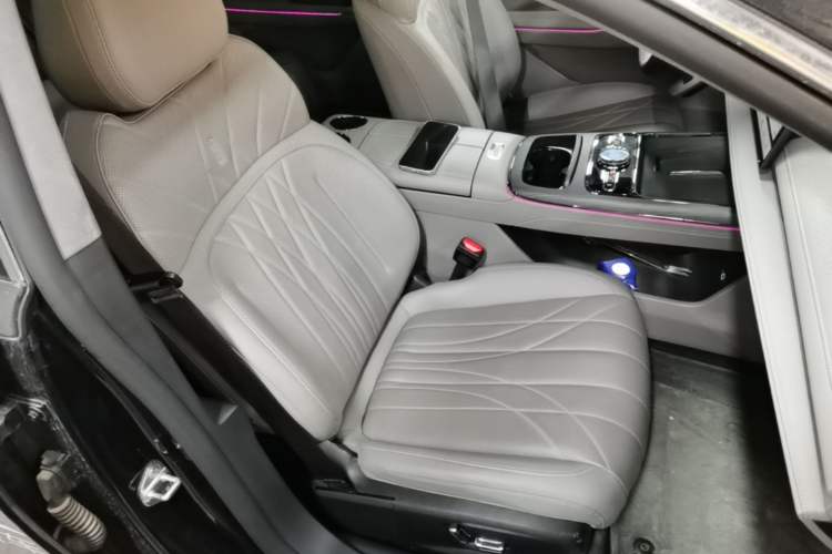 Used Geely Galaxy 8 2025 130km EM-P Starship Edition Right Front Seat