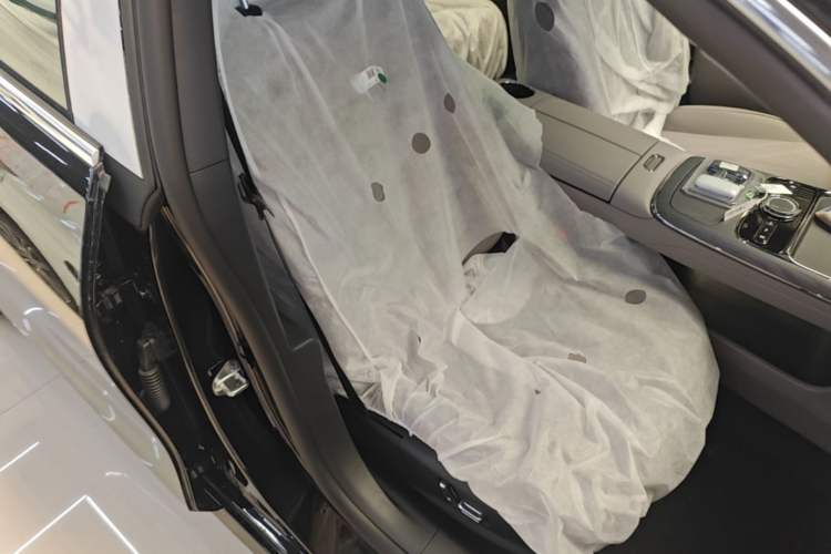Used Geely Galaxy 8 2025 60km EM-i Luxury Edition Right Front Seat