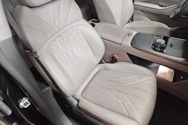Used Geely Galaxy 8 2025 130km EM-P Starship Edition Right Front Seat