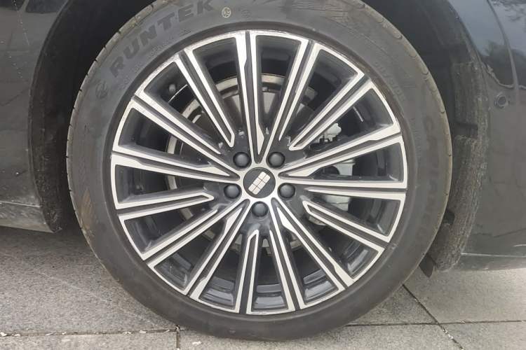 Used Geely Galaxy 8 2025 130km EM-i Flagship Edition Right Front Wheel Hub