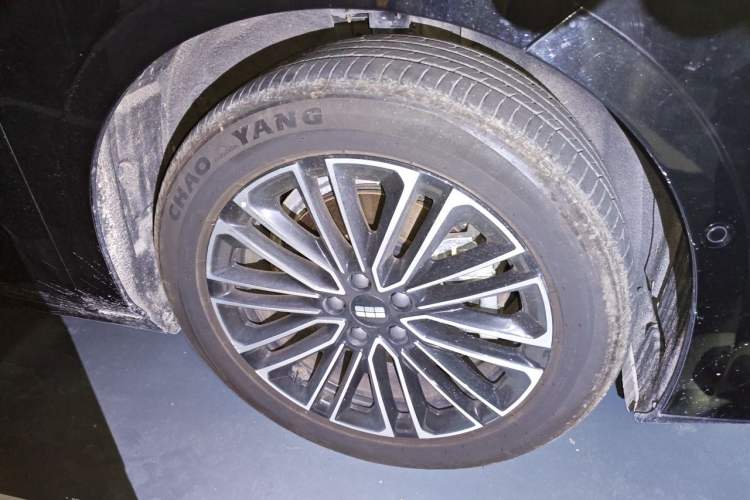 Used Geely Galaxy 8 2025 130km EM-i Prestige Edition Right Front Wheel Hub