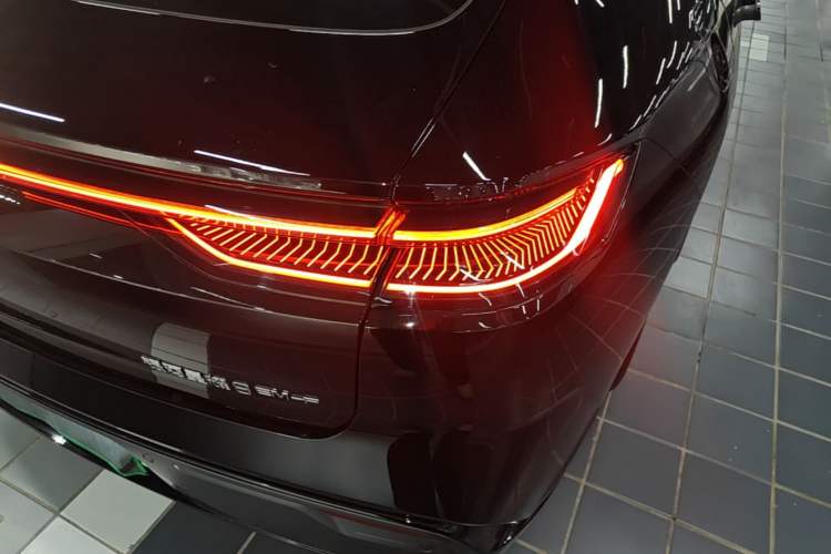 Used Geely Galaxy 8 2025 130km EM-P Starship Edition Right Rear Taillight