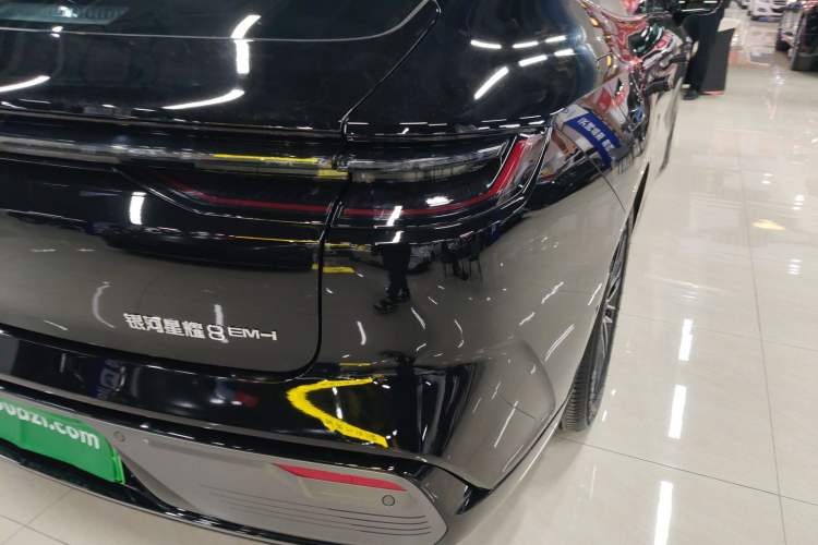 Used Geely Galaxy 8 2025 130km EM-i Prestige Edition Right Rear Taillight