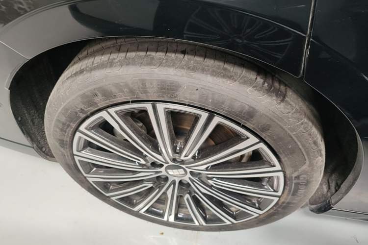 Used Geely Galaxy 8 2025 130km EM-P Starship Edition Right Rear Wheel Hub