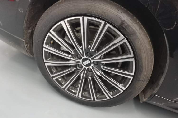 Used Geely Galaxy 8 2025 130km EM-P Starship Edition Right Rear Wheel Hub