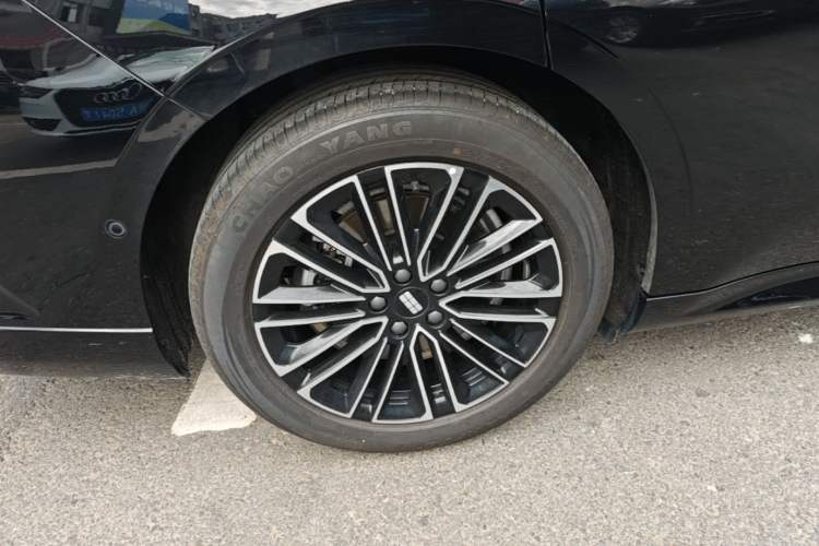 Used Geely Galaxy 8 2025 130km EM-i Deluxe Edition Right Rear Wheel Hub