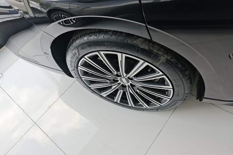 Used Geely Galaxy 8 2025 130km EM-P Starship Edition Right Rear Wheel Hub
