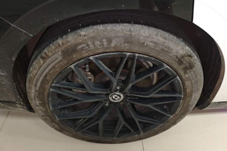 Used Geely Galaxy 8 2025 130km EM-i Flagship Edition Right Rear Wheel Hub