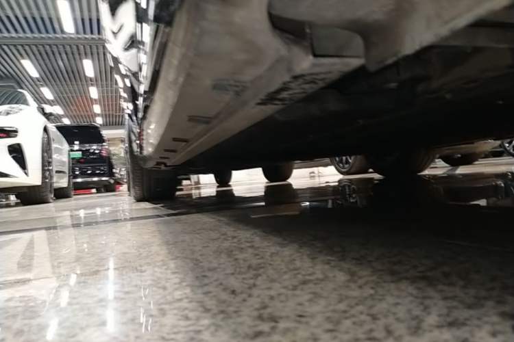 Used Geely Galaxy 8 2025 130km EM-P Starship Edition Right Side Sill