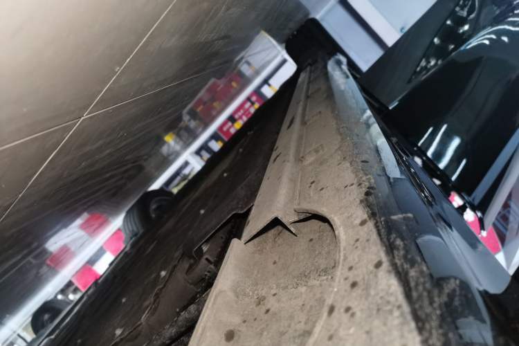 Used Geely Galaxy 8 2025 130km EM-i Deluxe Edition Right Side Sill