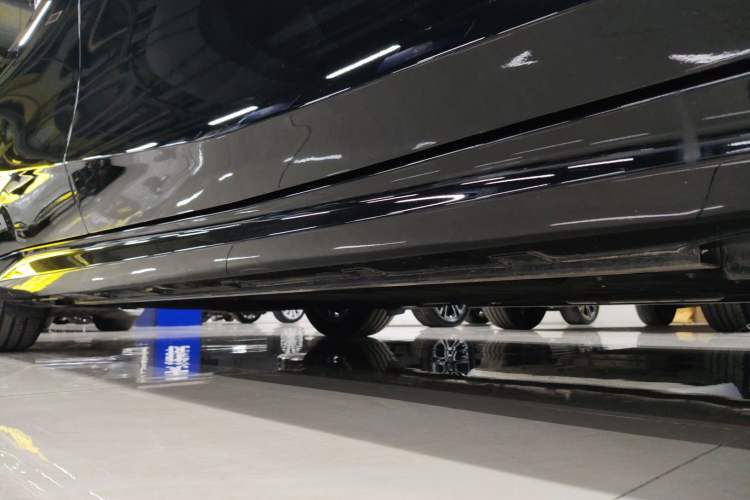 Used Geely Galaxy 8 2025 130km EM-i Prestige Edition Right Side Sill