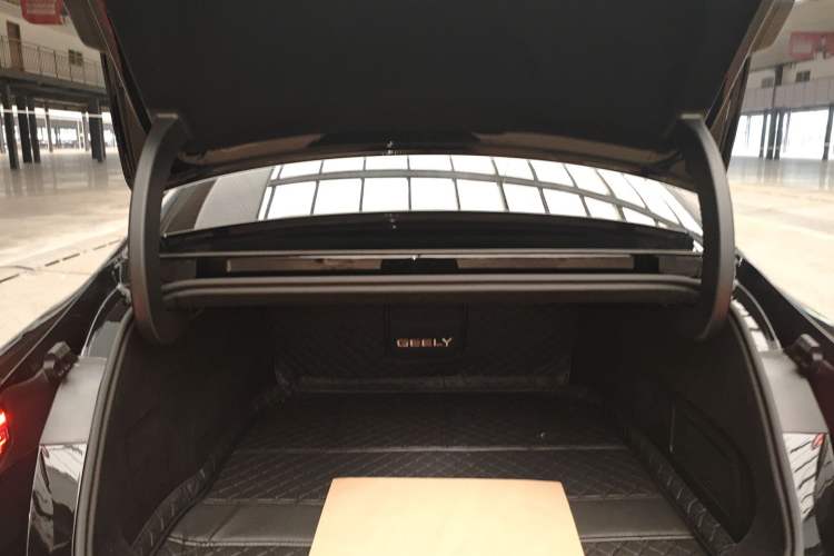 Used Geely Galaxy 8 2025 130km EM-i Deluxe Edition Trunk