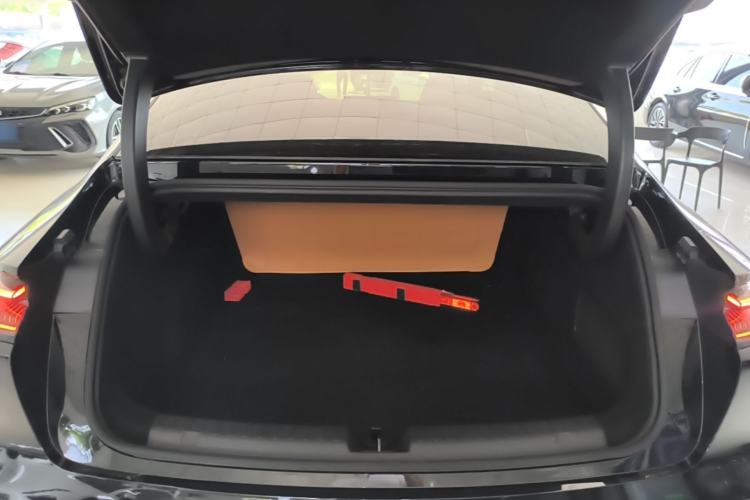 Used Geely Galaxy 8 2025 130km EM-P Starship Edition Trunk