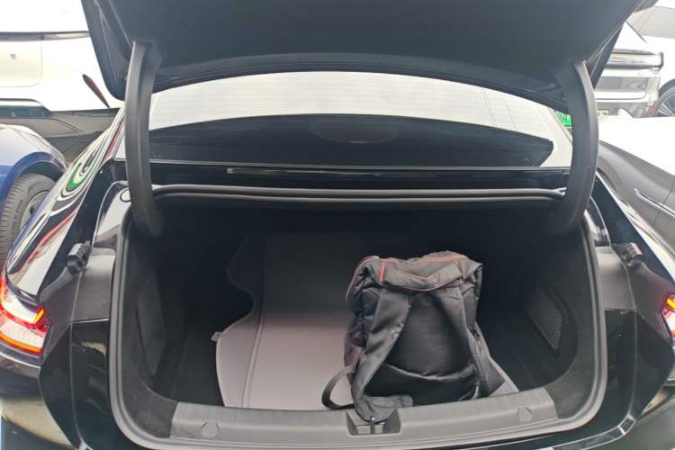 Used Geely Galaxy 8 2025 130km EM-i Deluxe Edition Trunk