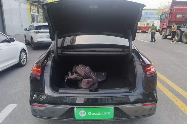 Used Geely Galaxy 8 2025 130km EM-P Starship Edition Trunk