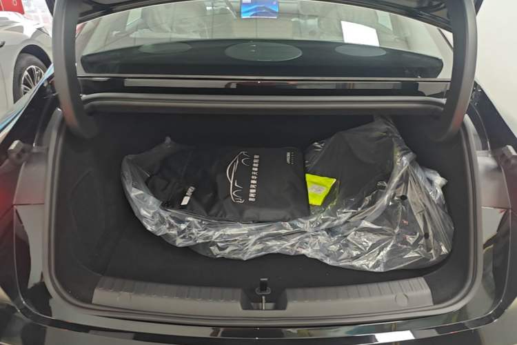 Used Geely Galaxy 8 2025 60km EM-i Luxury Edition Trunk